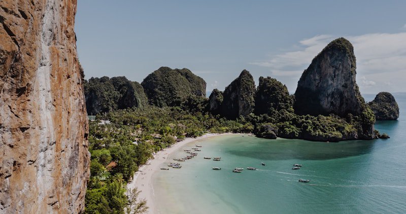 东南亚预算旅行攻略：/天游泰国 + 越南 (AR)